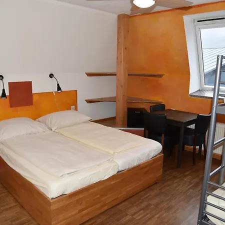 Alex 30 Hostel