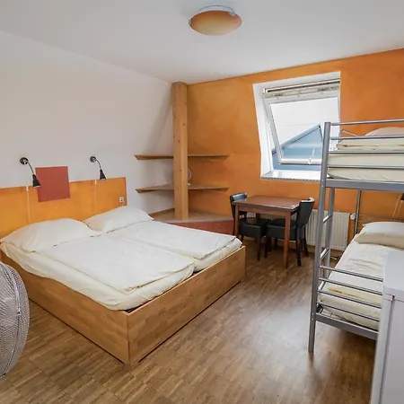 Vandrerhjem Alex 30