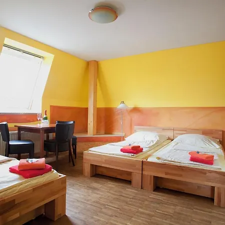 Alex 30 Hostel *