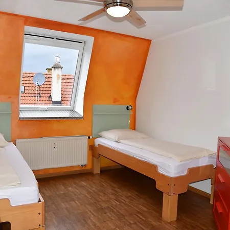 Alex 30 Vandrerhjem *