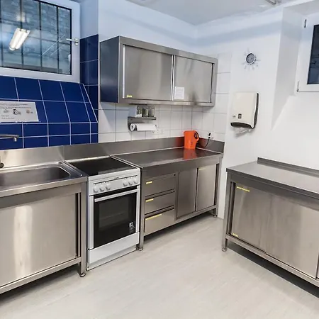 بيت شباب Alex 30