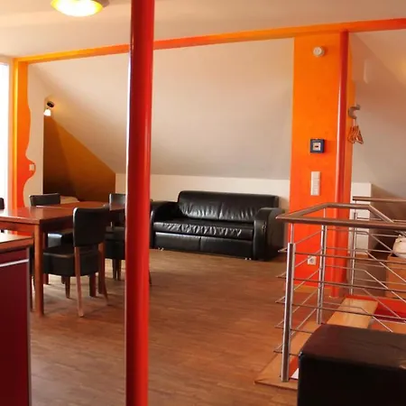 Alex 30 بيت شباب شتوتغارت