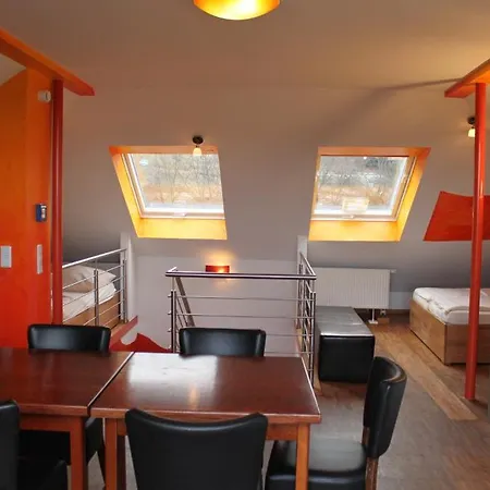 بيت شباب Alex 30